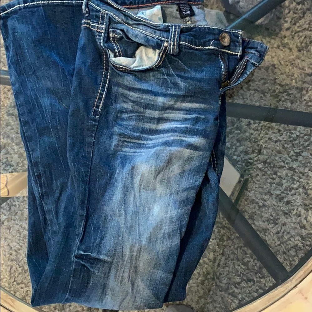 Ariya Jeans
